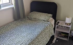 Small But Bright Single Room Not Far From City Centre